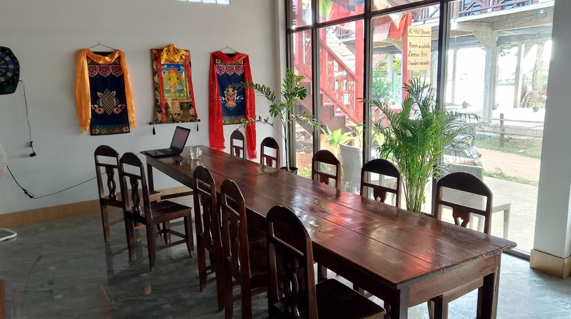 Tibet Restaurant And Hostel Nakasong Dış mekan fotoğraf